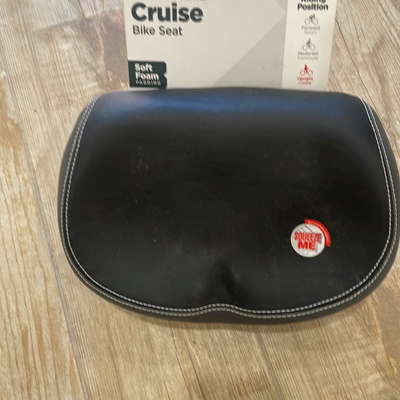 Schwinn No-Pressure Cruise Bike Seat - Picture 2 of 4